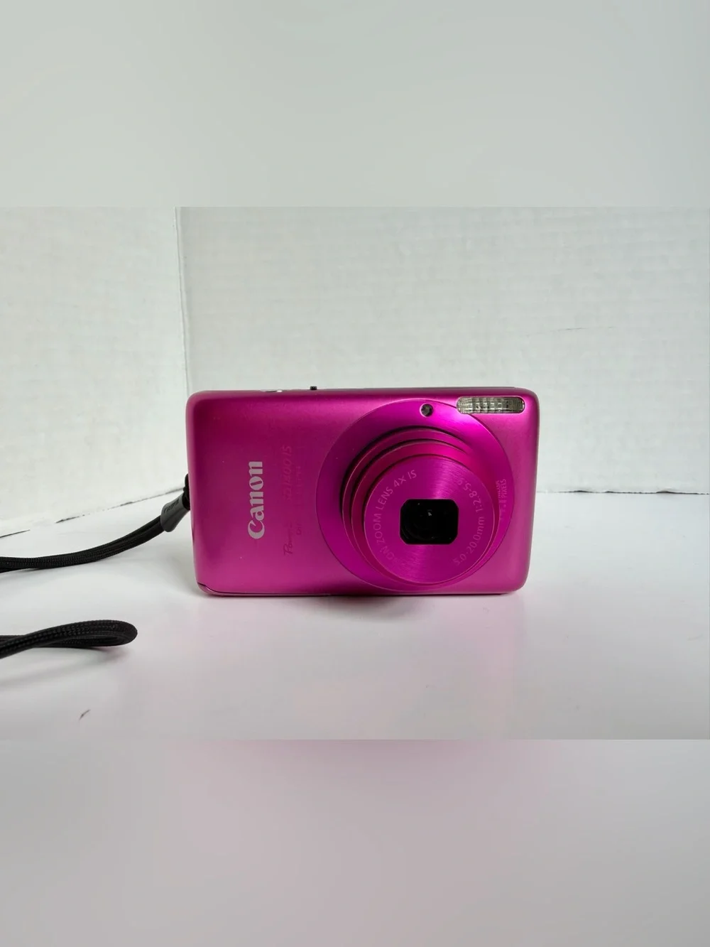 Pink Canon PowerShot SD1400 IS 14.1 MP Digital ELPH Camera with 4x zoom bundle